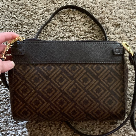 Liz Claiborne Elly Crossbody - Picture 13 of 16